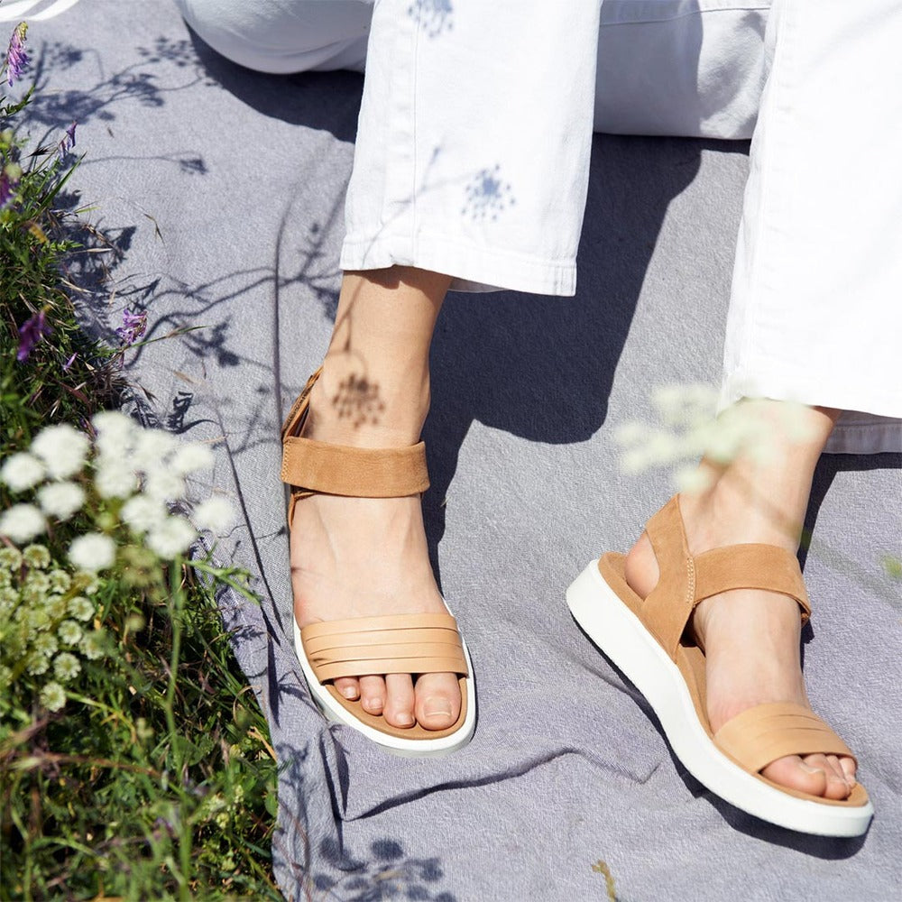 img Sandalia de Mujer Ecco Flowt Lion Cashmere