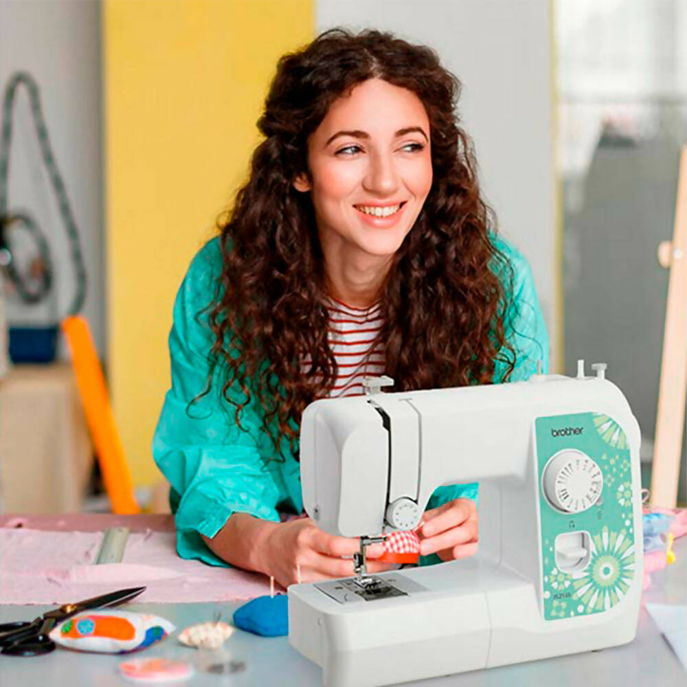 img Máquina de Coser Doméstica Brother de 14 Puntadas