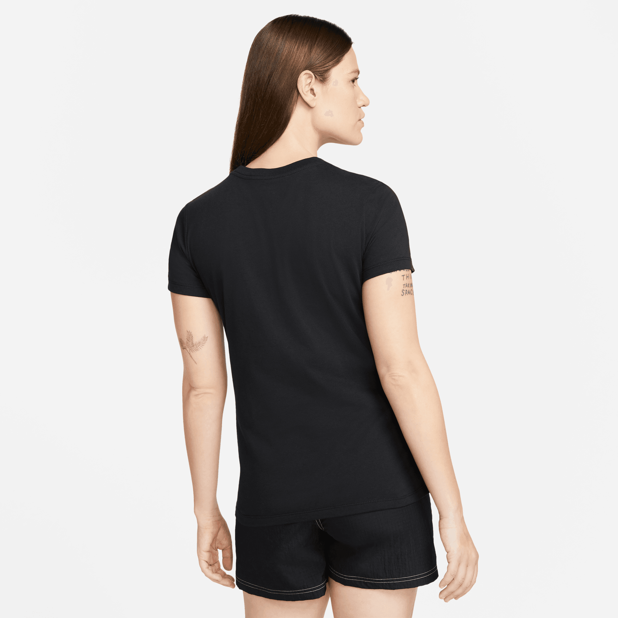 img Polera Nike Con Cuello Redondo