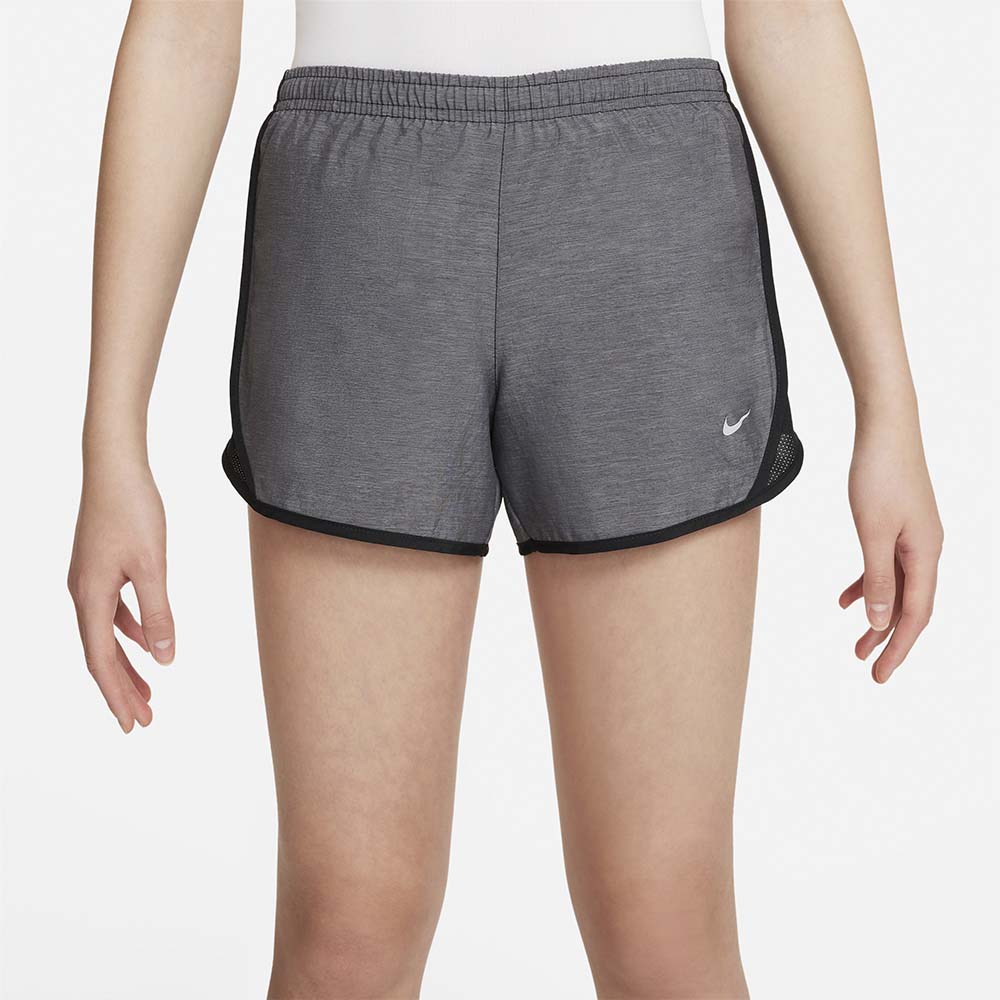 img Short Nike Color Plomo Con Franjas Negras