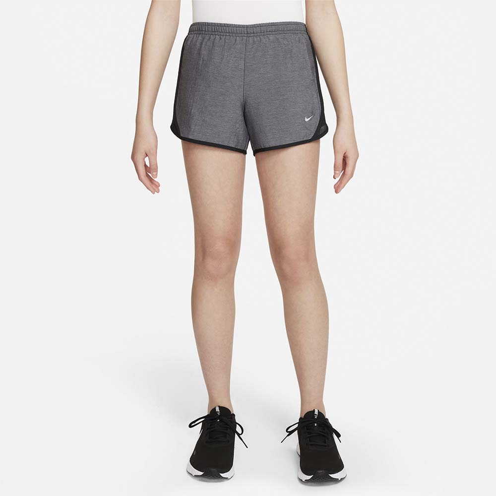 img Short Nike Color Plomo Con Franjas Negras