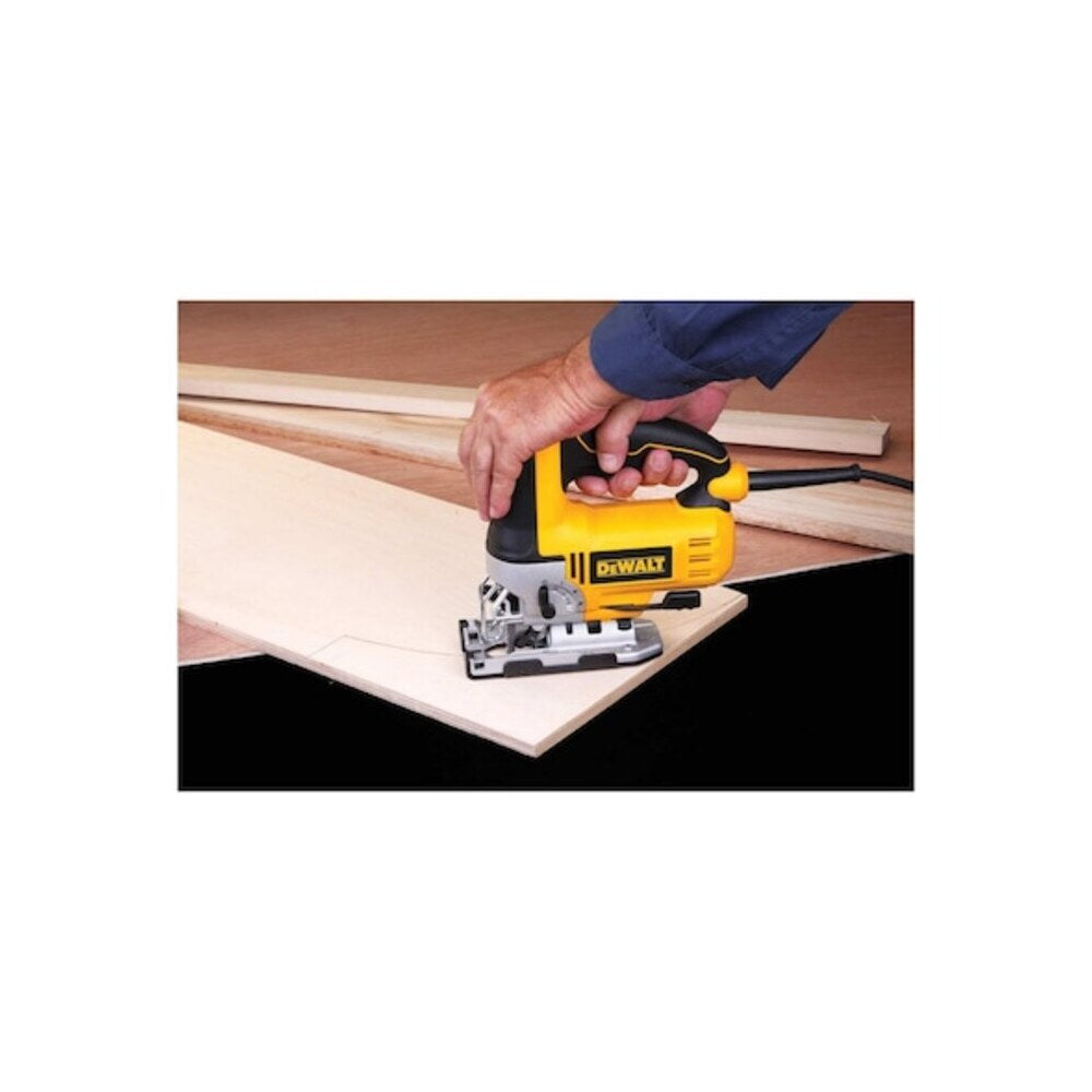 img Sierra Caladora Dewalt de 500Watts con acción pendular