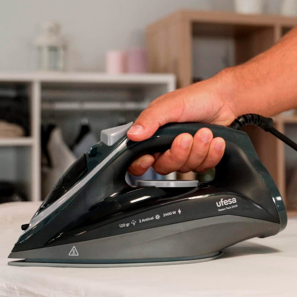 img Plancha de Vapor 2400W Ufesa Suela Cerámica 280 ml Doble Sistema Antical
