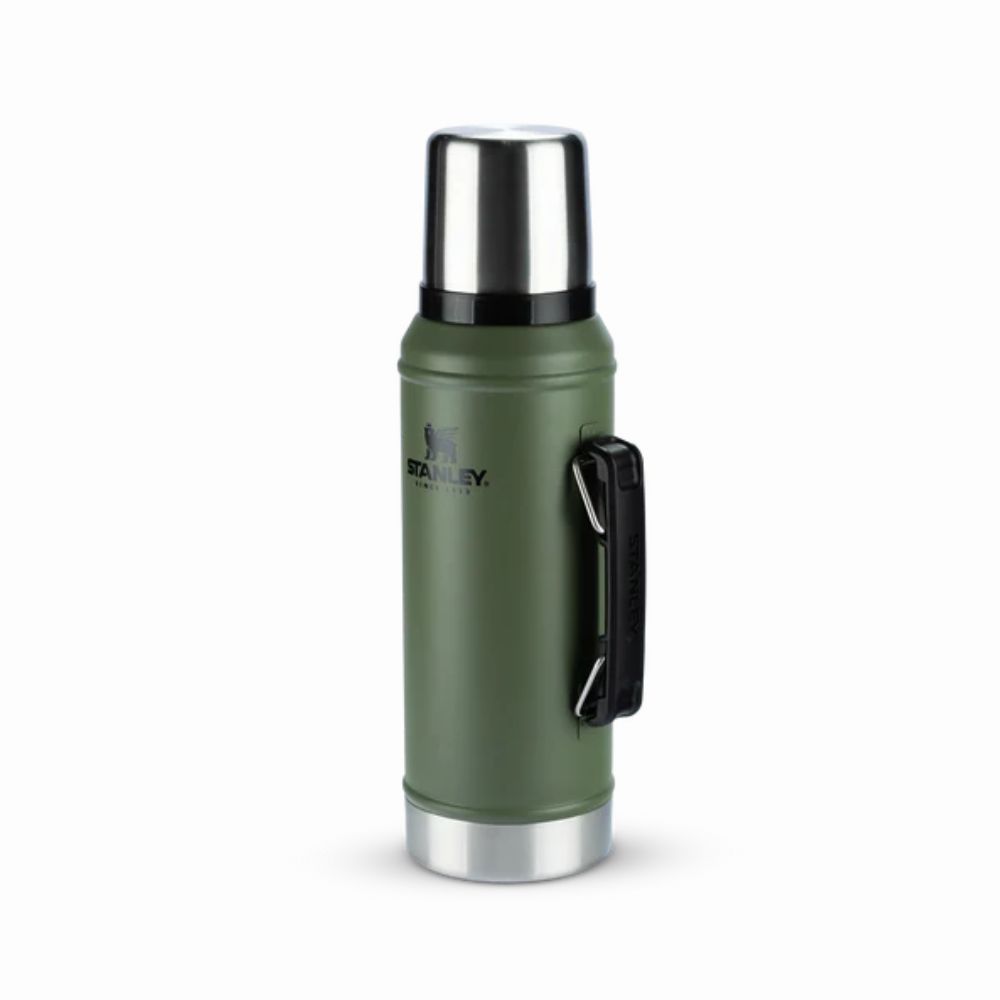 img Termo Classic 950 ml con Tapón Cebador Stanley Dried Pine